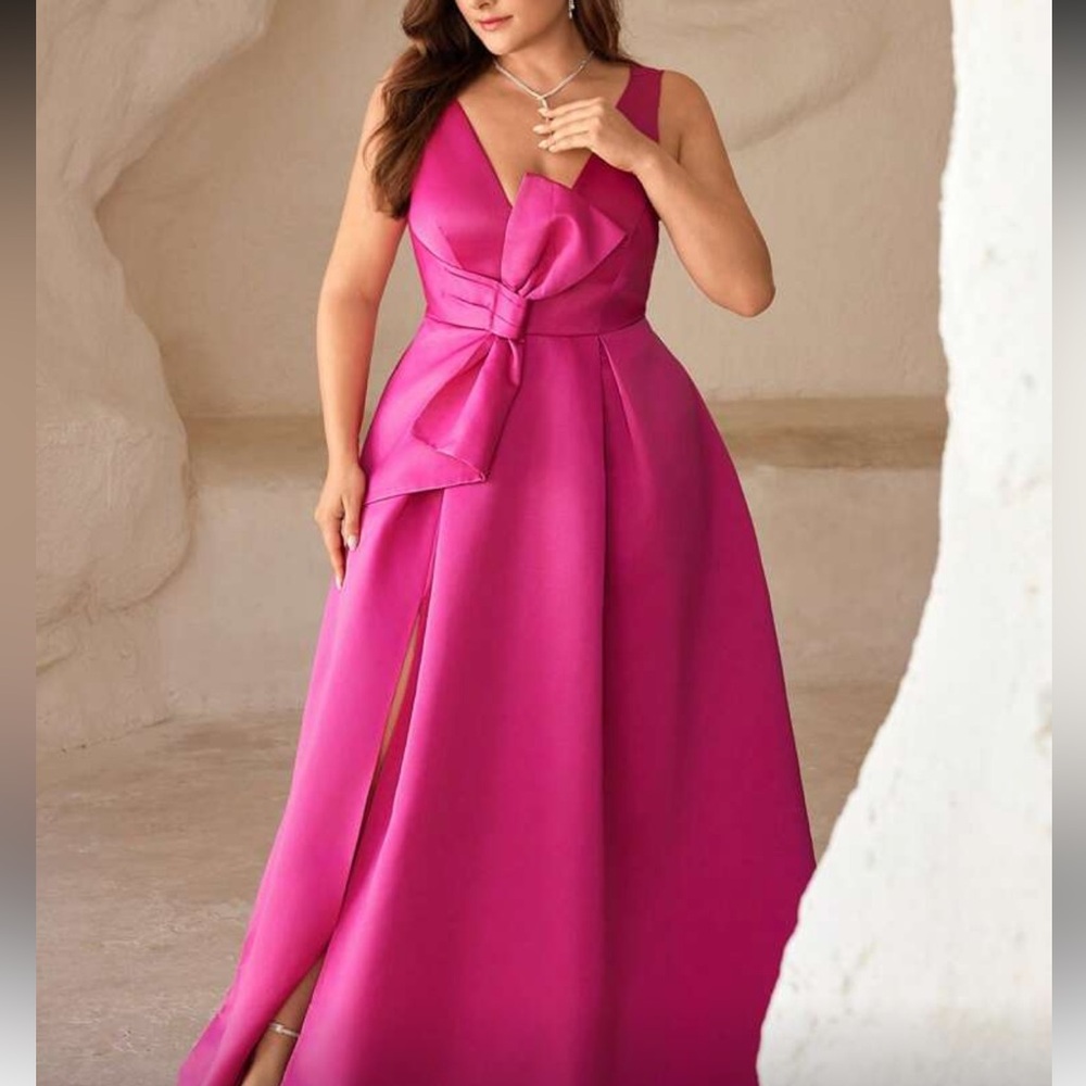 Fuchsia V-Neck Satin Evening Gown with Draped Bow and Slit - Picture 5 of 7